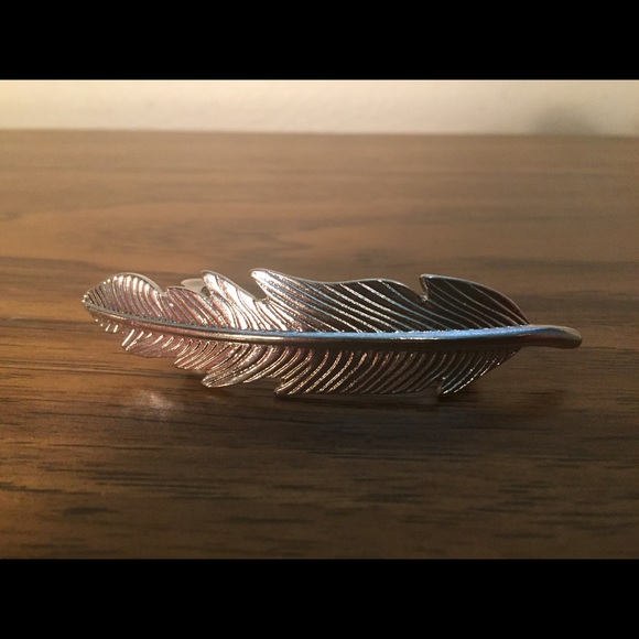 Fashion feather hair clip NWOT!