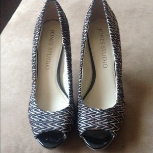 Cute heels ! Worn a few times