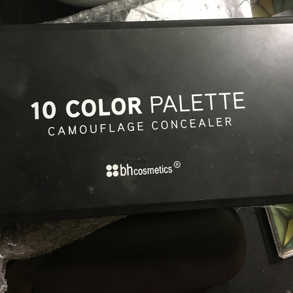 ❌ FINAL SALE❌ BhCosmetics Concealer Palette