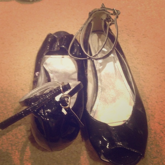 Peep toe slight wedges