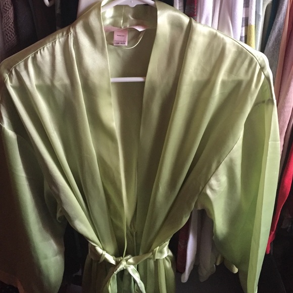 Victoria's Secret Robe - Picture 2 of 4
