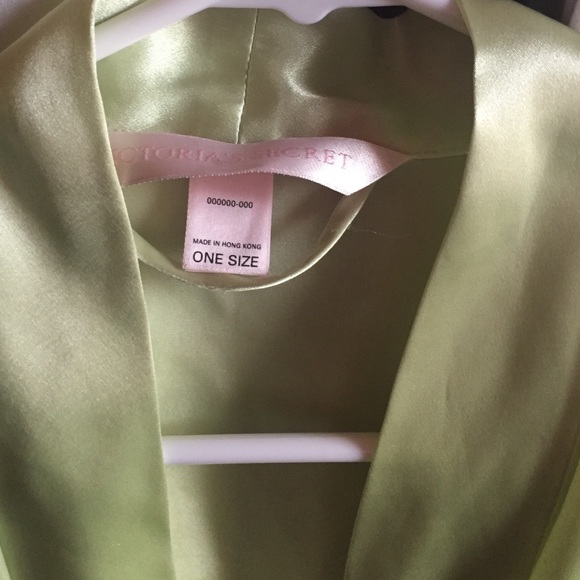 Victoria's Secret Robe - Picture 3 of 4