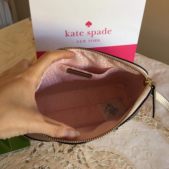 ❌SOLD❌ NEW KATE SPADE WELLESLEY HANNA  CROSSBODY - Picture 3 of 4