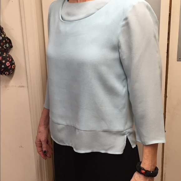 Neiman Marcus Exclusive silk blouse, size small - Picture 2 of 3