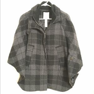 ❗️Closet Closing❗️ Convertible Cape