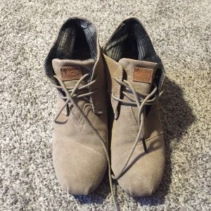 Toms wedged booties