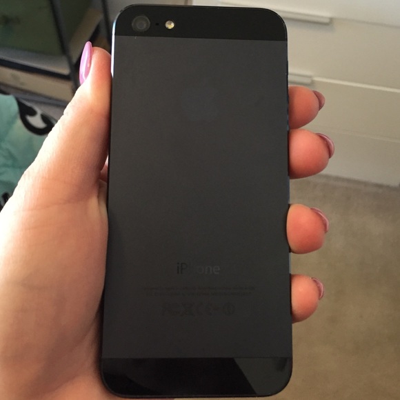 iPhone 5s - Picture 2 of 3