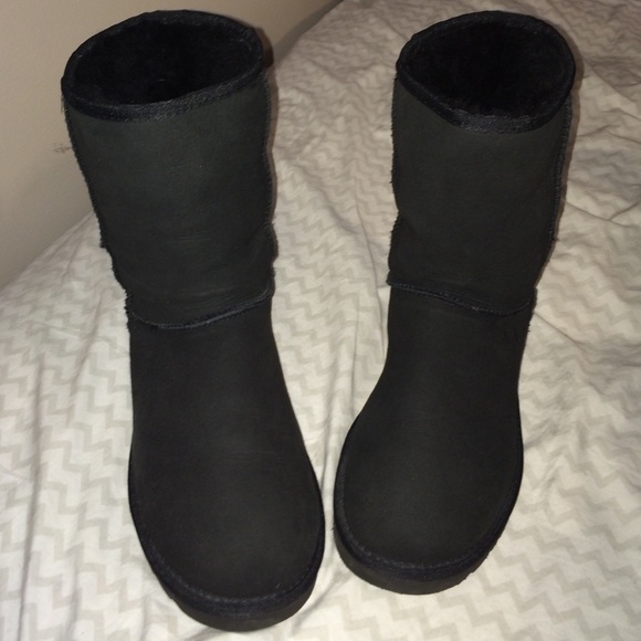 Short Black Uggs