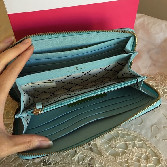 ❌SOLD❌ New Kate spade wallet, no trade! - Picture 3 of 4