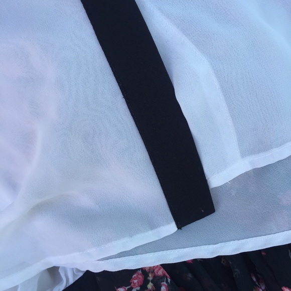 Kardashian Kollection - Picture 4 of 4