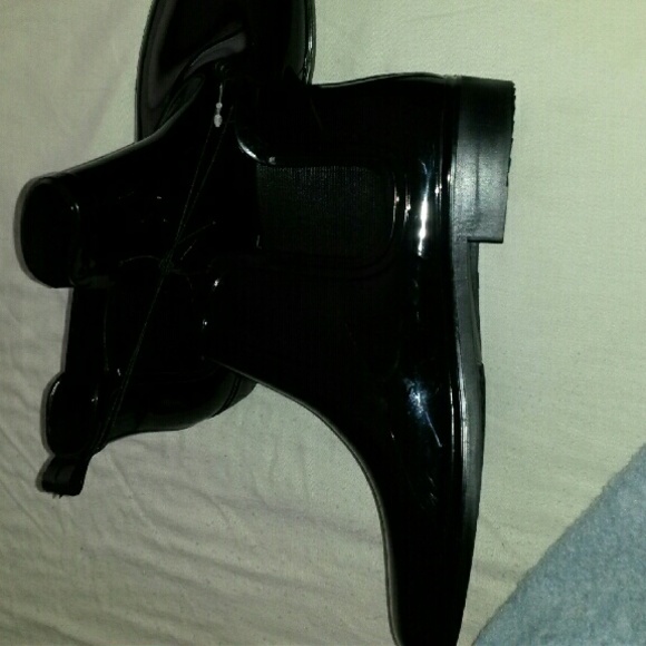 ❄☔Black patent leather short boots❄☔