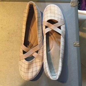 Grasshoppers slip on shoes