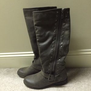 Madden Girl boots 💜