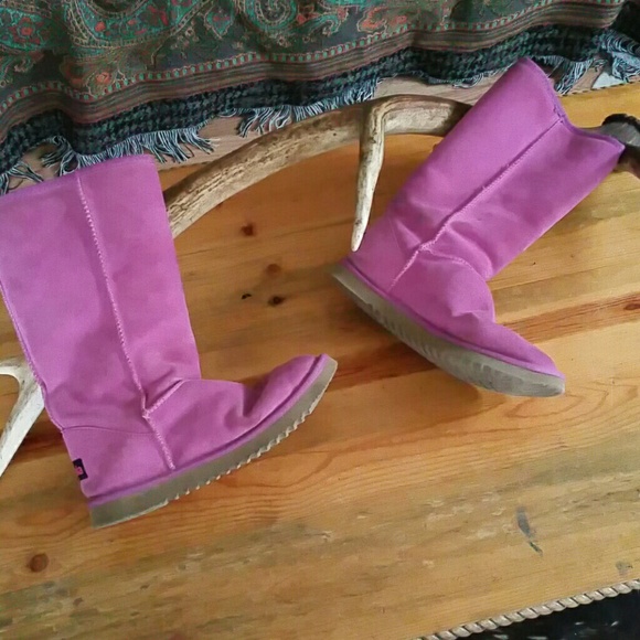 Gently Ugg'like Ukala boots