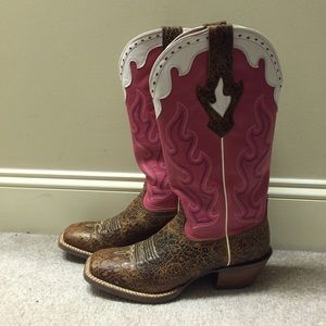 BRAND NEW Ariat cowgirl boots NEVER WORN