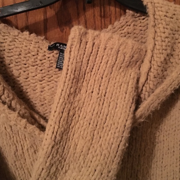 Rampage hoodie, perfectly clean, no odors - Picture 4 of 4