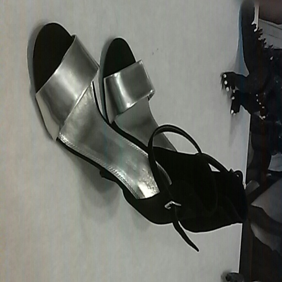 Dress shoe