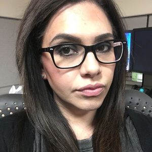 Meet your Posher, Monique