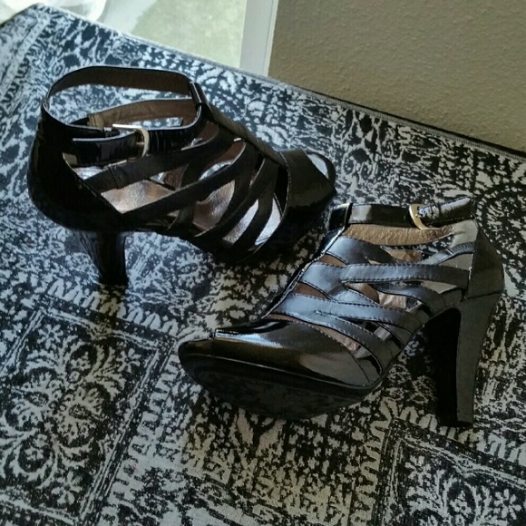 Sofft Shoes - SOFFT.......BEAUTIFUL BLACK....HEELS