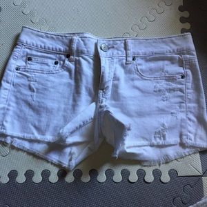 American eagle white shorts