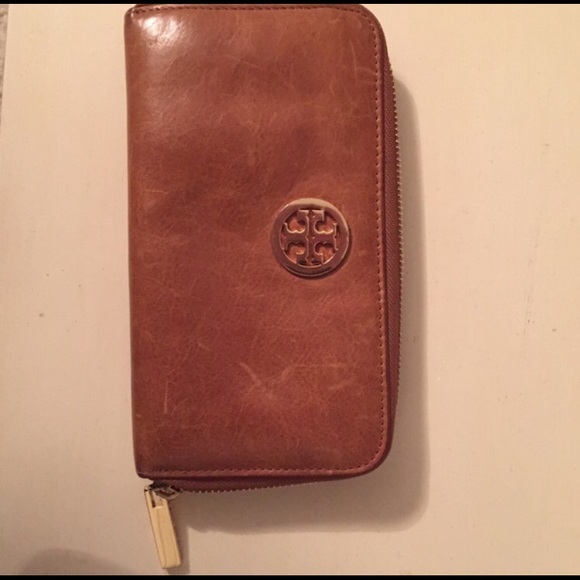 Tory burch wallet