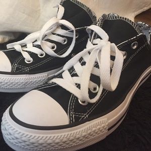 BASICALLY BRAND NEW BLACK AUTHENTIC CONVERSE