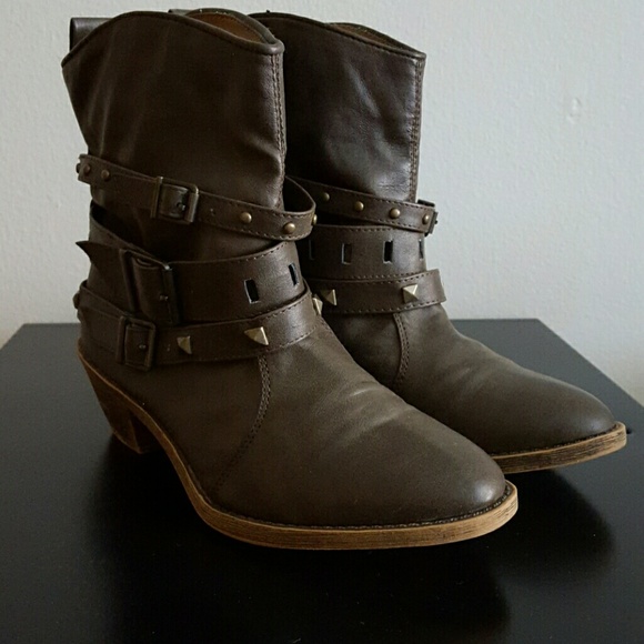 Target Brand Boots - size 6 - Vegan - Great Condit