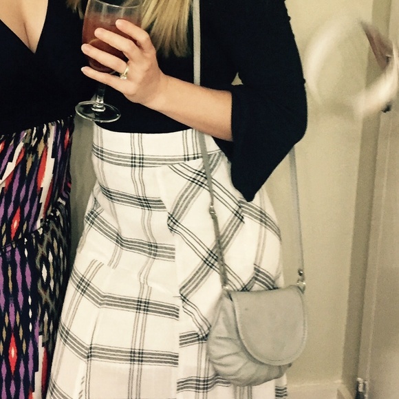 Meet your Posher, Hannah - Picture 2 of 2