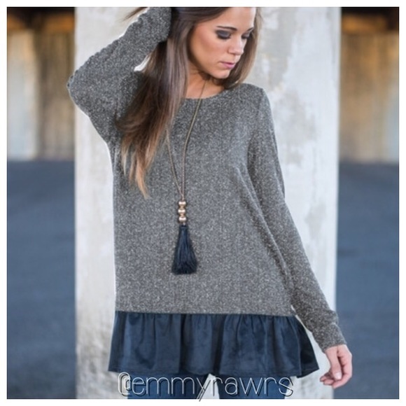 $25 Christmas Special • Last one • Ruffle Tunic - Picture 4 of 4