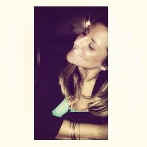 Meet your Posher, Alexis