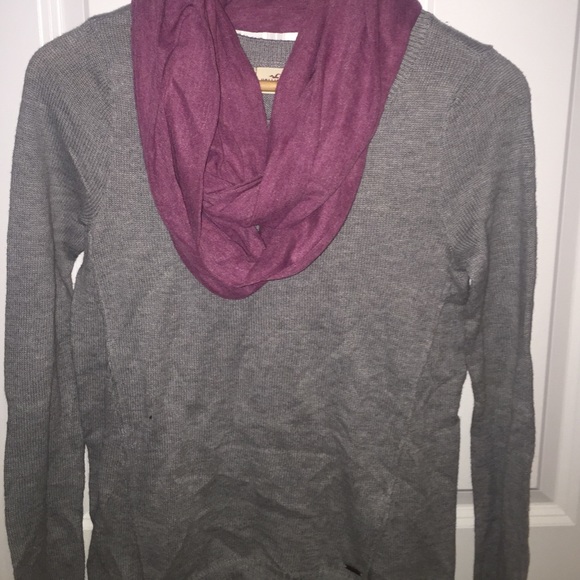 Long sleeve grey sweater