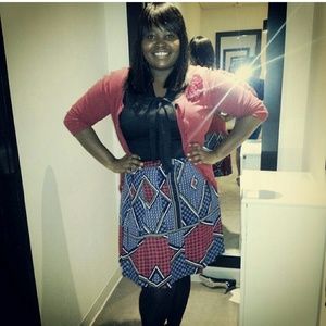 Abstract patterned pleated skirt