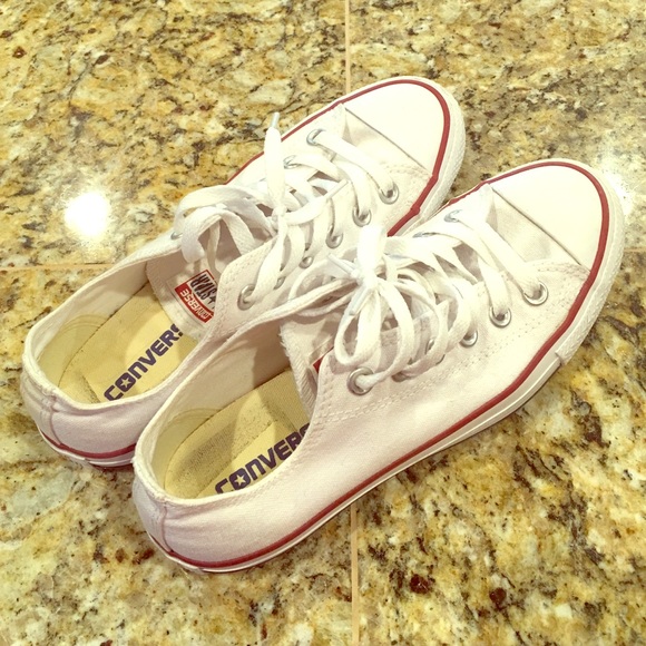 White converse "chucks"
