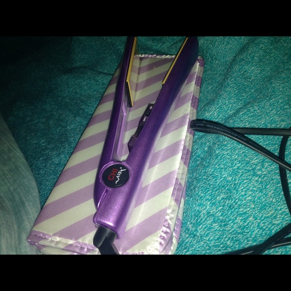 Brand new, used once CHI AIR hair straightener!!! main image 4