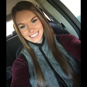 Meet your Posher, Lyndi