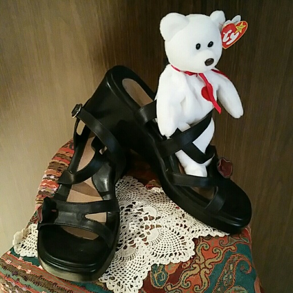 Naot Breeze sandals