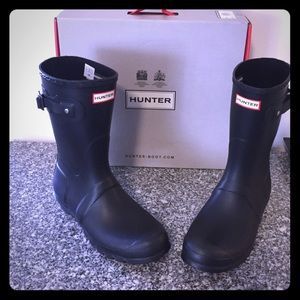 Hunter Short Black Rain boots. Size 10