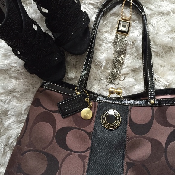 Coach Handbags - Coach Signature Tote