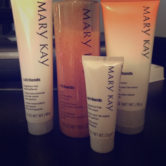 MARY KAY SATIN HAND SET