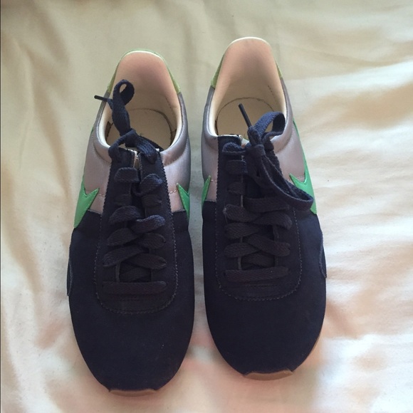 Women's Nike shoes