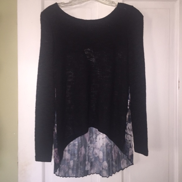 🆕 Knit high low top with pleated back