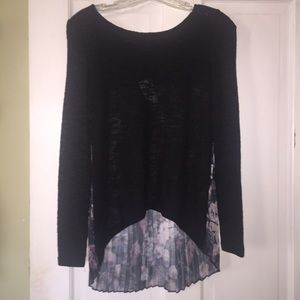 🆕 Knit high low top with pleated back