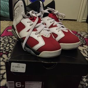 Carmines 6's 
Size : 6