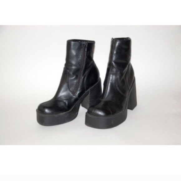 90's chunky boots
