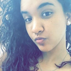 Meet your Posher, Adriana