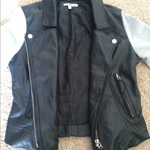 Leather jacket - Picture 2 of 3