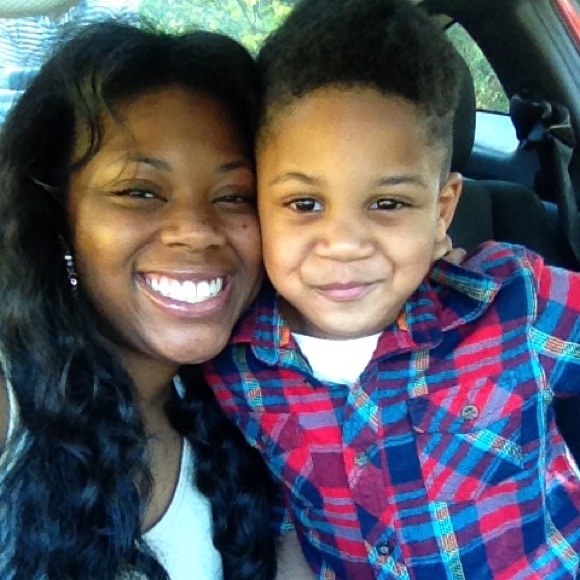 Meet your Posher🖖🏾💁🏽🌺 - Picture 2 of 4