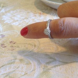 White gold cluster diamond ring