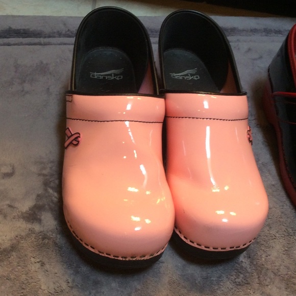 Pink dansko