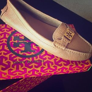 BRAND NEW, TORY BURCH loafers!